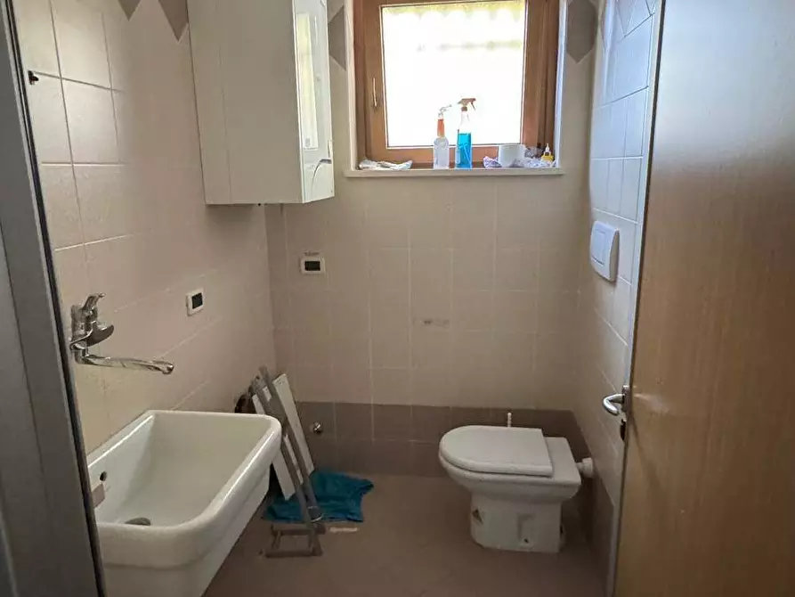 Immagine 9 di Locale commerciale in vendita  in Via F.lli Mucchiut a Sagrado