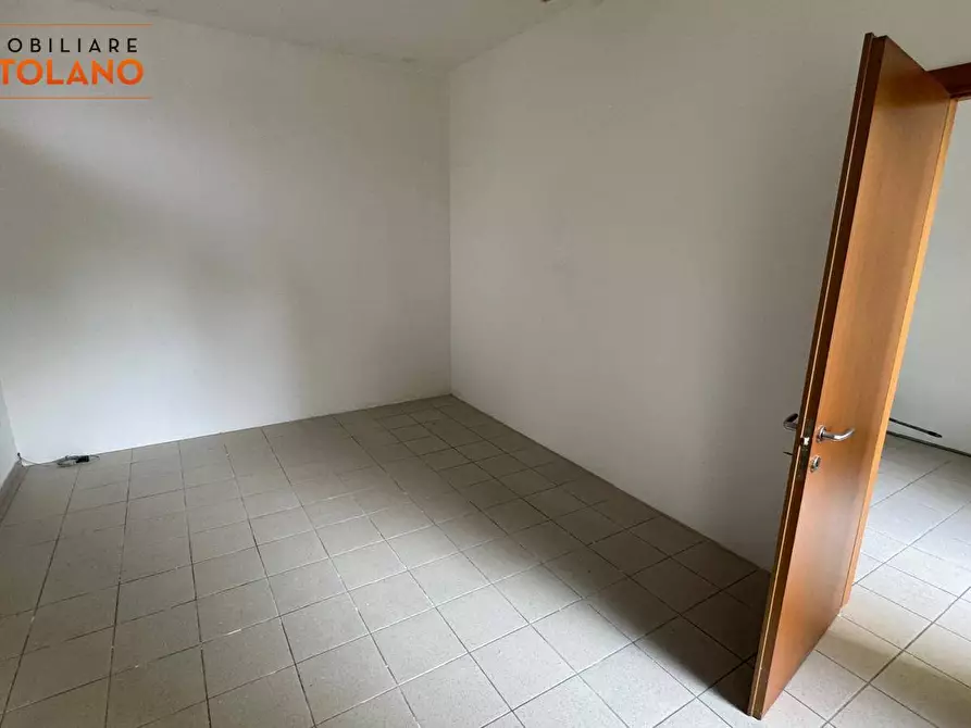 Immagine 12 di Locale commerciale in vendita  in Via F.lli Mucchiut a Sagrado