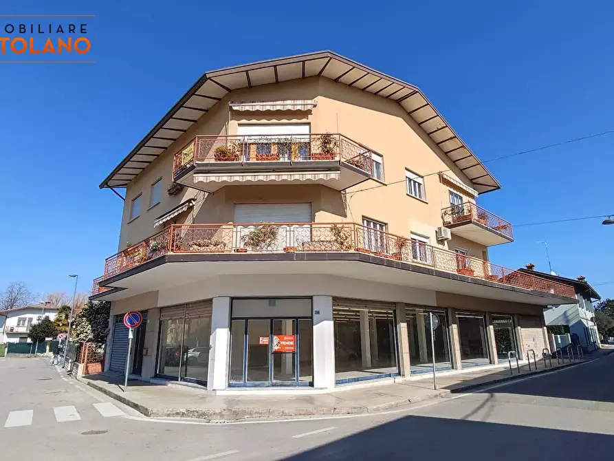 Immagine 5 di Locale commerciale in vendita  in Piazza Venezia a San Canzian D'isonzo