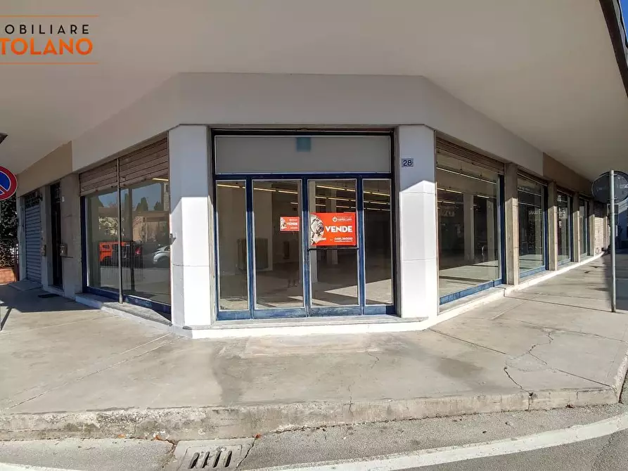 Immagine 2 di Locale commerciale in vendita  in Piazza Venezia a San Canzian D'isonzo