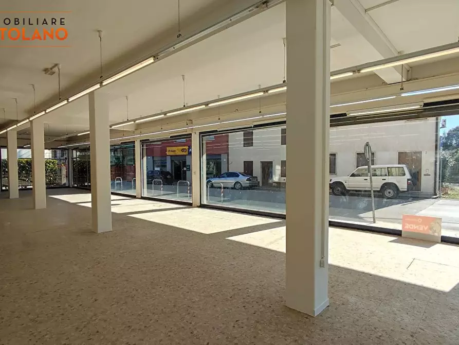 Immagine 8 di Locale commerciale in vendita  in Piazza Venezia a San Canzian D'isonzo
