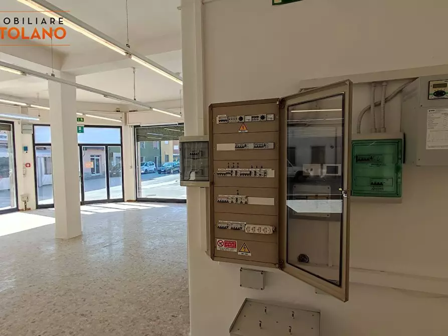 Immagine 12 di Locale commerciale in vendita  in Piazza Venezia a San Canzian D'isonzo