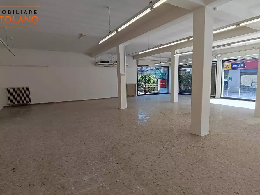 Immagine 10 di Locale commerciale in vendita  in Piazza Venezia a San Canzian D'isonzo