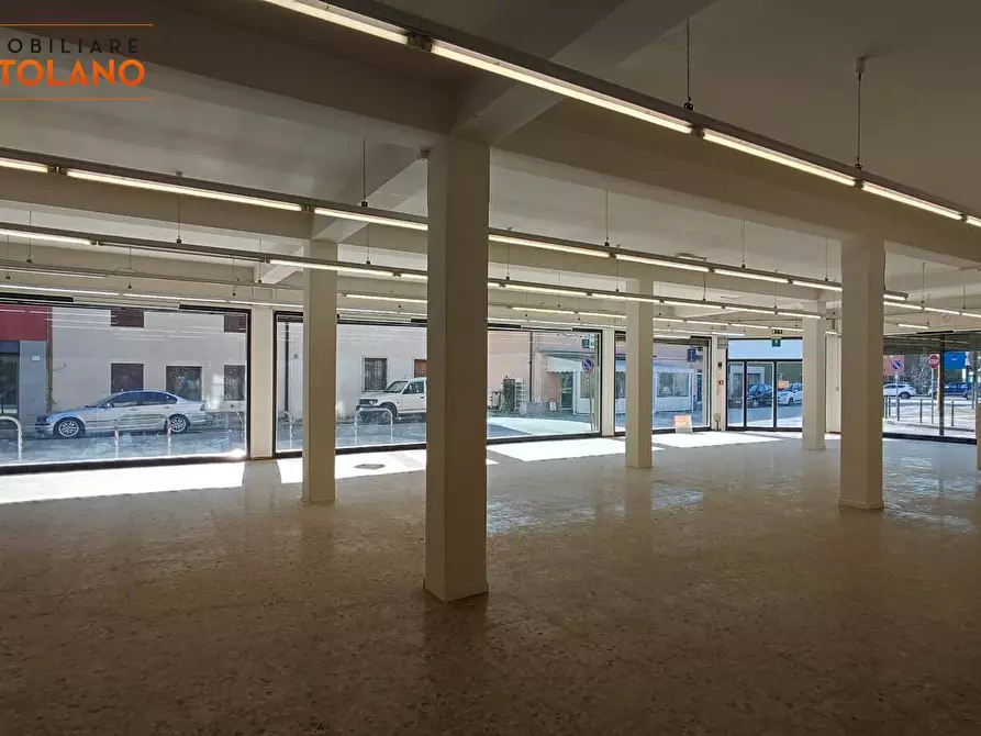 Immagine 18 di Locale commerciale in vendita  in Piazza Venezia a San Canzian D'isonzo