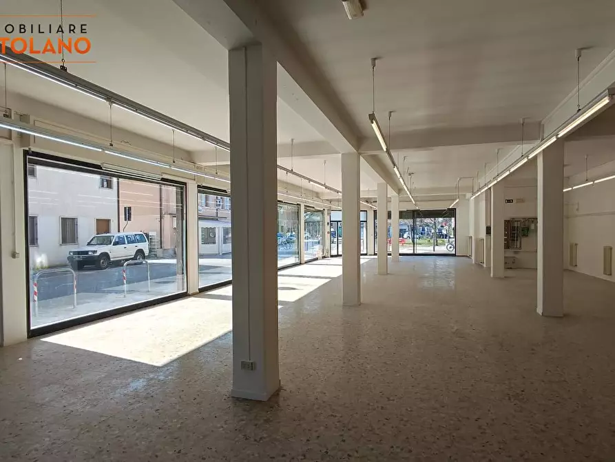 Immagine 14 di Locale commerciale in vendita  in Piazza Venezia a San Canzian D'isonzo