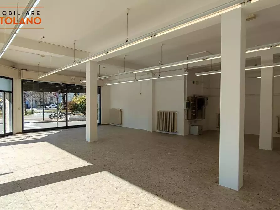 Immagine 7 di Locale commerciale in vendita  in Piazza Venezia a San Canzian D'isonzo