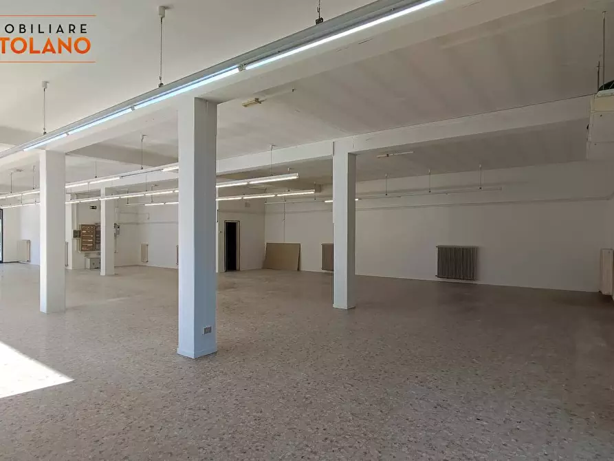 Immagine 17 di Locale commerciale in vendita  in Piazza Venezia a San Canzian D'isonzo