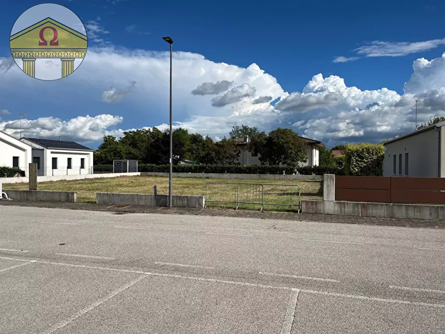 Immagine 2 di Terreno residenziale in vendita  a Ponzano Veneto