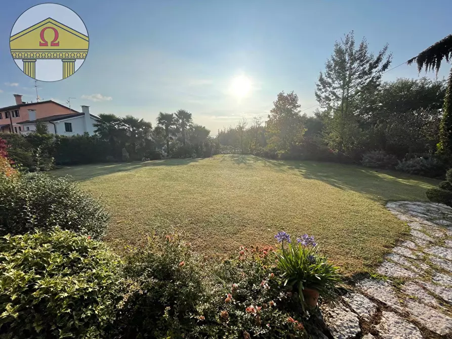 Immagine 8 di Villa in vendita  a Ponzano Veneto