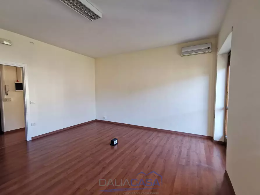 Immagine 8 di Ufficio in affitto  in Via Vitruvio a Formia