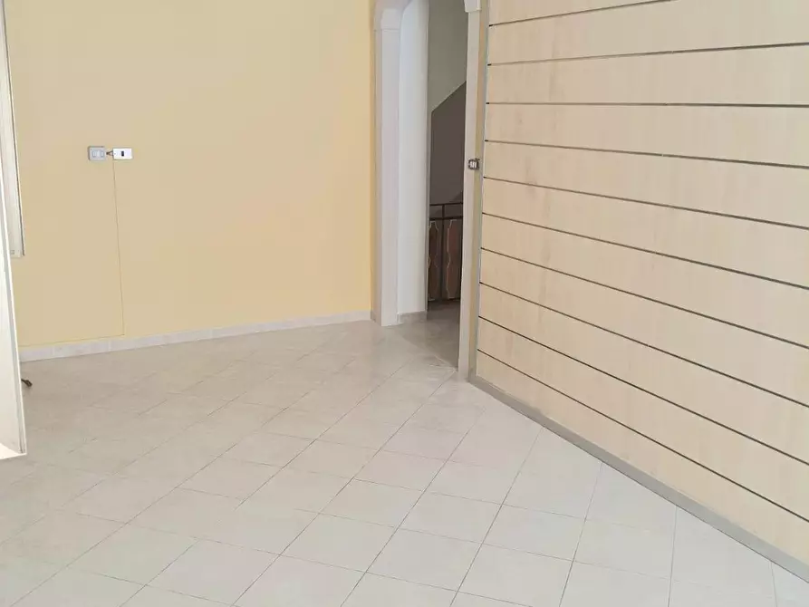 Immagine 3 di Locale commerciale in affitto  in Corso Vittorio Veneto a Grottaminarda