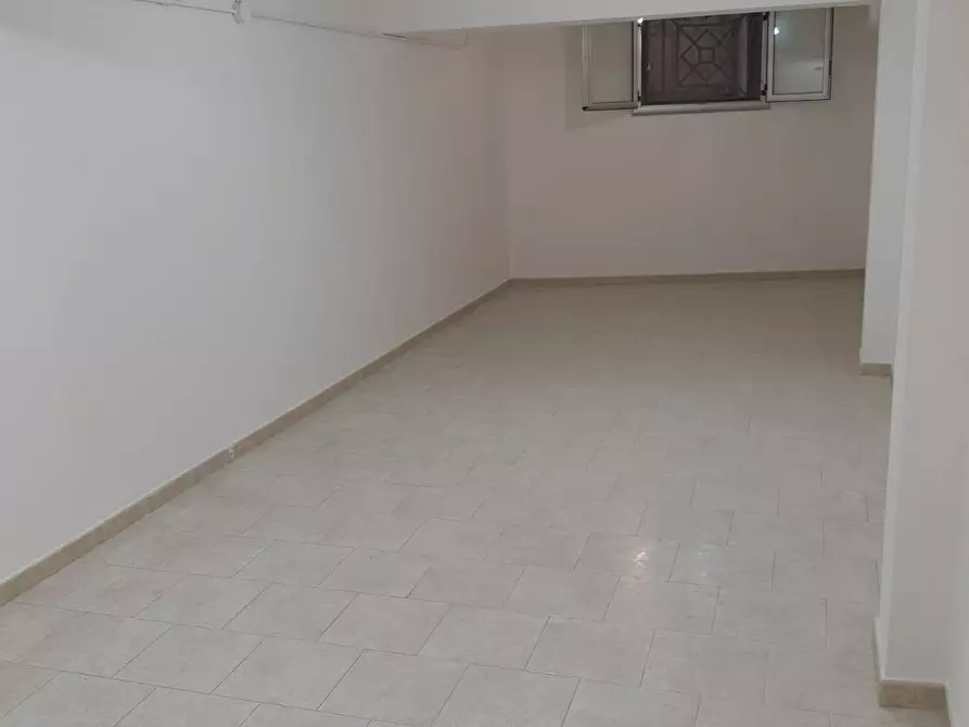 Immagine 9 di Locale commerciale in affitto  in Corso Vittorio Veneto a Grottaminarda