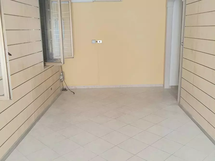 Immagine 2 di Locale commerciale in affitto  in Corso Vittorio Veneto a Grottaminarda