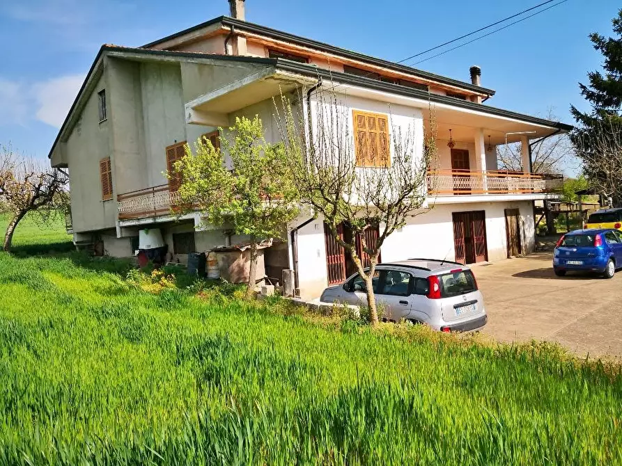 Immagine 1 di Casa indipendente in vendita  in via renazza a Mirabella Eclano