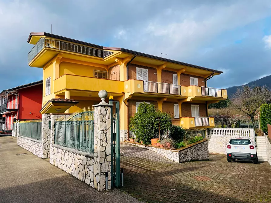 Immagine 1 di Villa in vendita  in via Guido Dorso a Forino