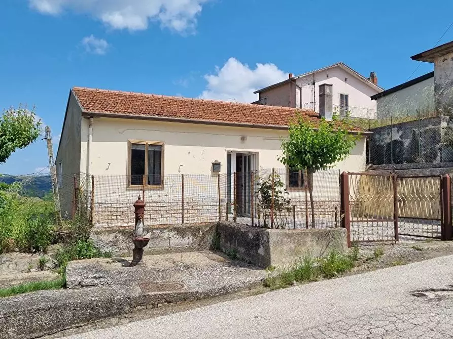 Immagine 1 di Casa indipendente in vendita  in Via Roma a Scampitella