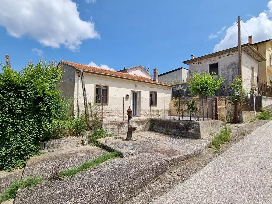 Immagine 1 di Casa indipendente in vendita  in Via Roma a Scampitella