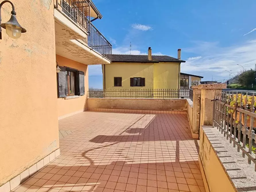 Immagine 4 di Casa bifamiliare in vendita  in Strada Statale 303 a Guardia Lombardi