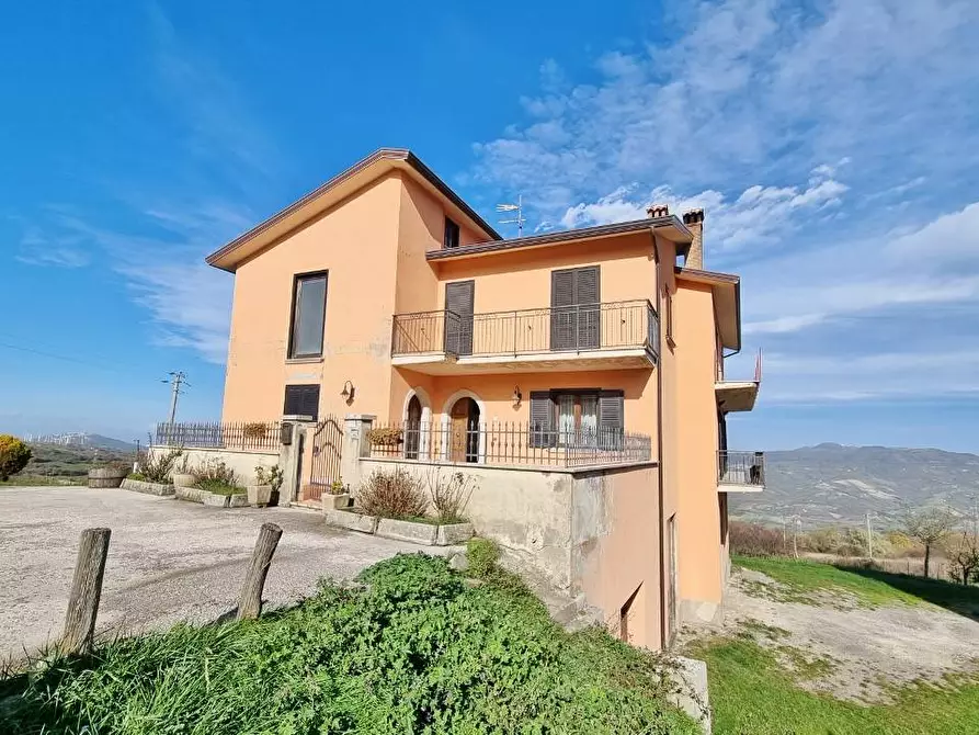 Immagine 7 di Casa bifamiliare in vendita  in Strada Statale 303 a Guardia Lombardi