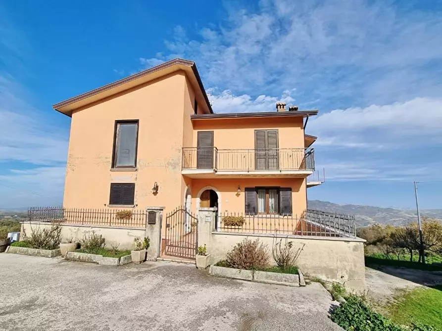 Immagine 8 di Casa bifamiliare in vendita  in Strada Statale 303 a Guardia Lombardi