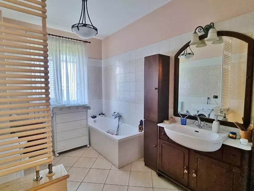 Immagine 25 di Casa bifamiliare in vendita  in Strada Statale 303 a Guardia Lombardi