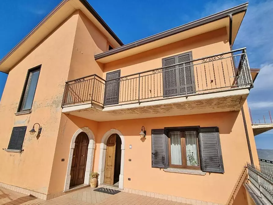 Immagine 6 di Casa bifamiliare in vendita  in Strada Statale 303 a Guardia Lombardi