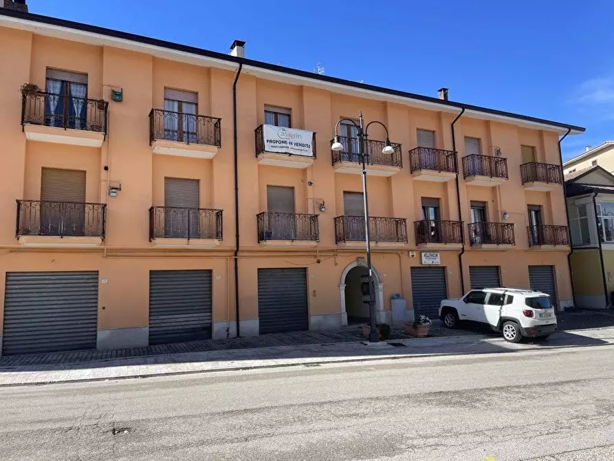 Immagine 1 di Appartamento in vendita  in via San Francesco a Montemarano