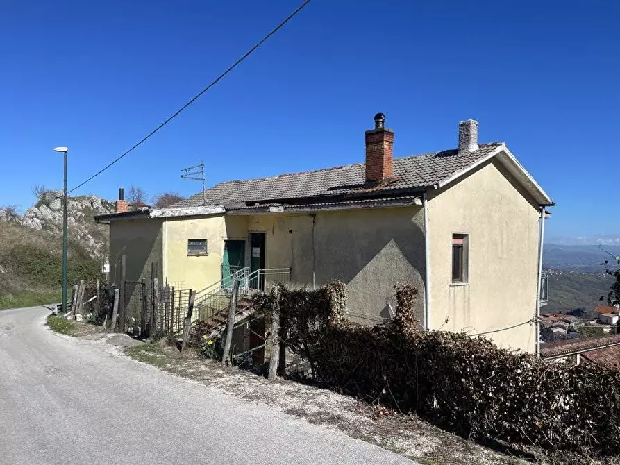 Immagine 1 di Casa semindipendente in vendita  in via San Domenico a Chiusano Di San Domenico