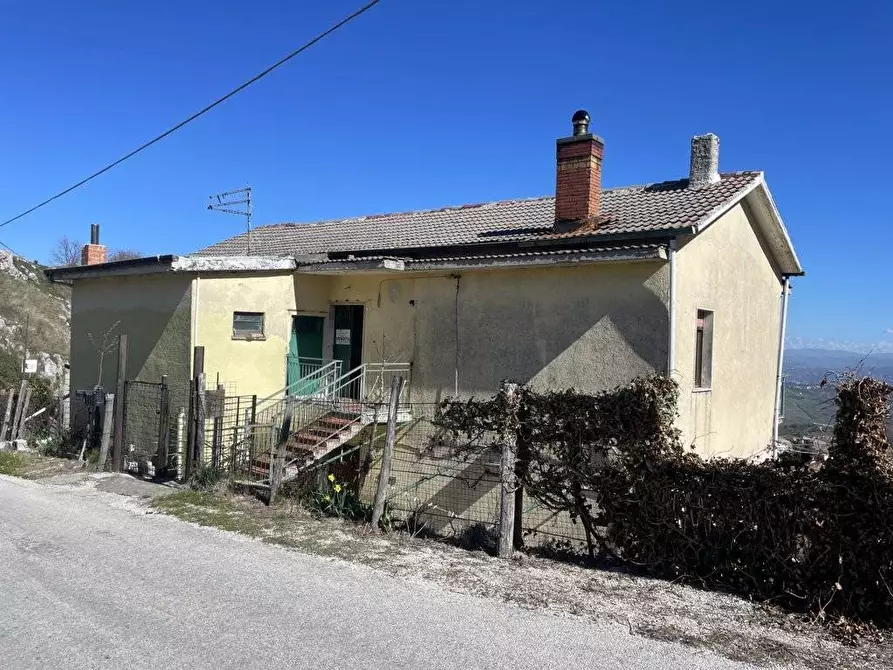 Immagine 10 di Casa semindipendente in vendita  in via San Domenico a Chiusano Di San Domenico