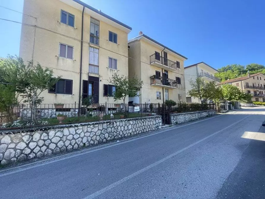 Immagine 1 di Appartamento in vendita  in via san francesco a Montemarano