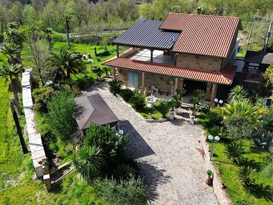 Immagine 1 di Villa in vendita  in C/da Russo Pincera a Altavilla Irpina