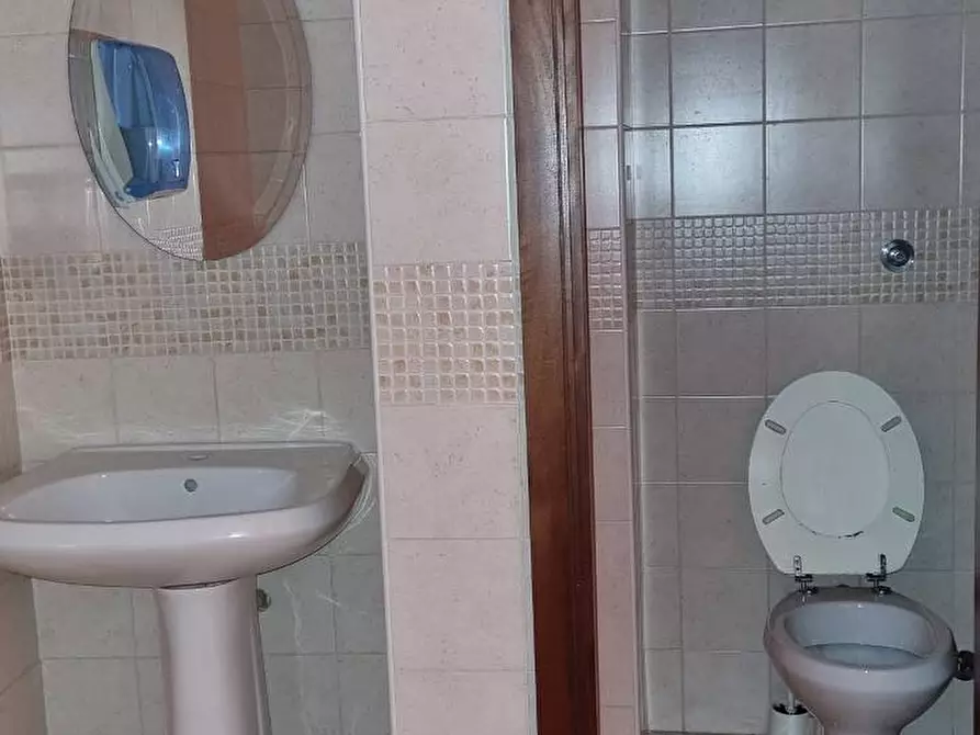 Immagine 11 di Locale commerciale in affitto  in Via Valle a Grottaminarda