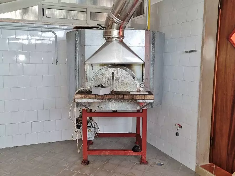 Immagine 8 di Locale commerciale in affitto  in Via Valle a Grottaminarda