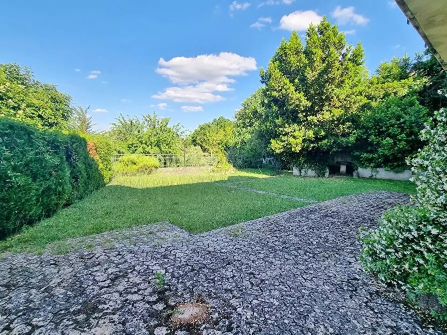Immagine 6 di Casa bifamiliare in vendita  in Via Regina Margherita a Torella Dei Lombardi