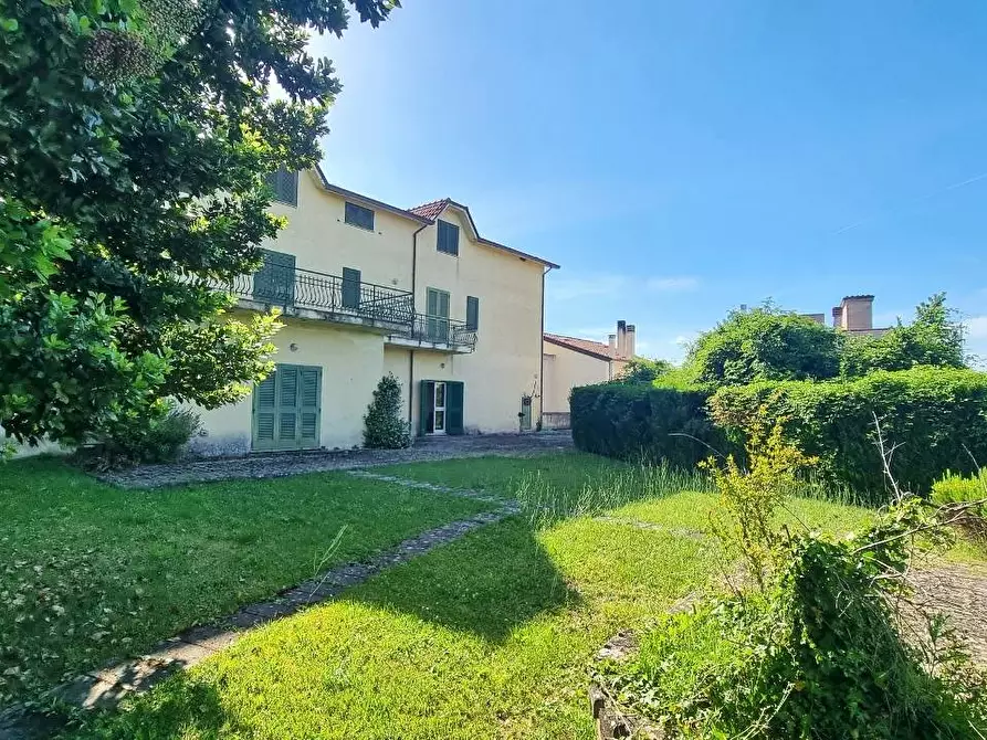 Immagine 1 di Casa bifamiliare in vendita  in Via Regina Margherita a Torella Dei Lombardi