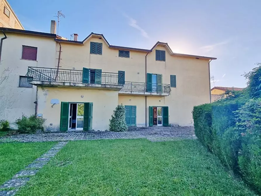 Immagine 3 di Casa bifamiliare in vendita  in Via Regina Margherita a Torella Dei Lombardi