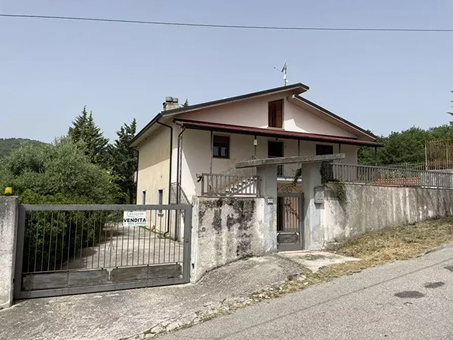 Immagine 1 di Casa indipendente in vendita  in C/da Valle a Montemarano