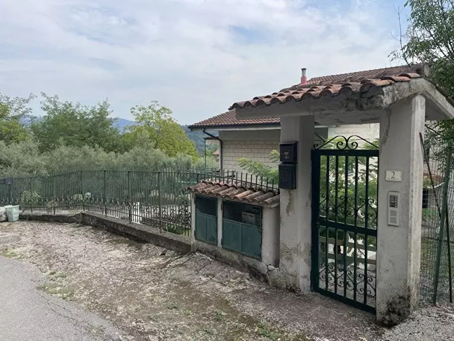 Immagine 25 di Casa semindipendente in vendita  in via grastiello a Pietrastornina
