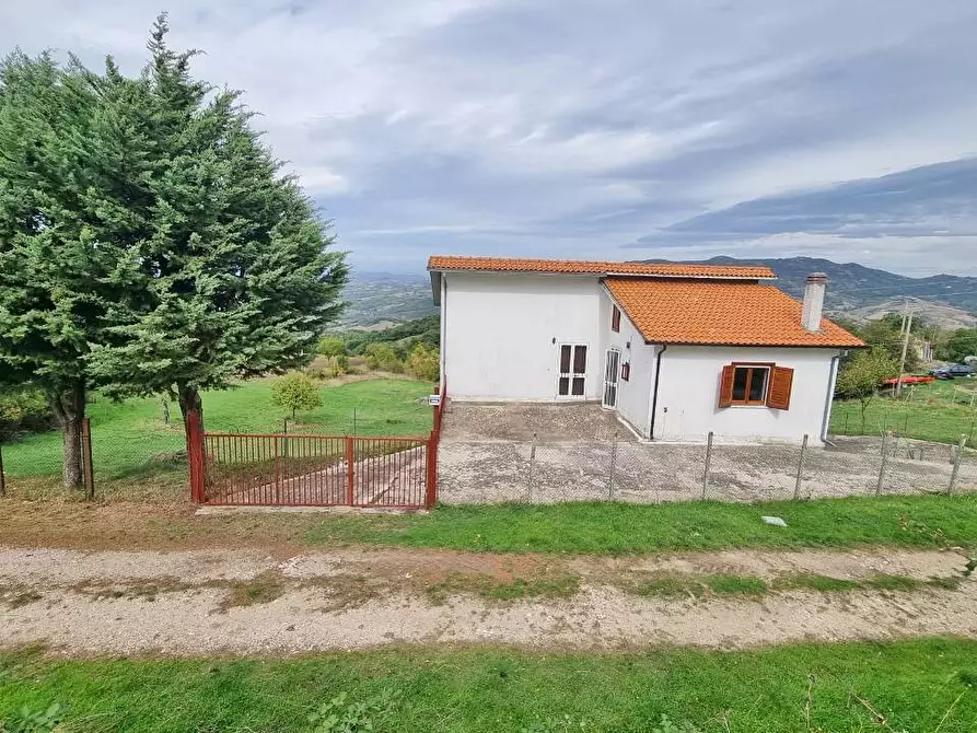 Immagine 1 di Casa indipendente in vendita  in Contrada Fossi a Guardia Lombardi