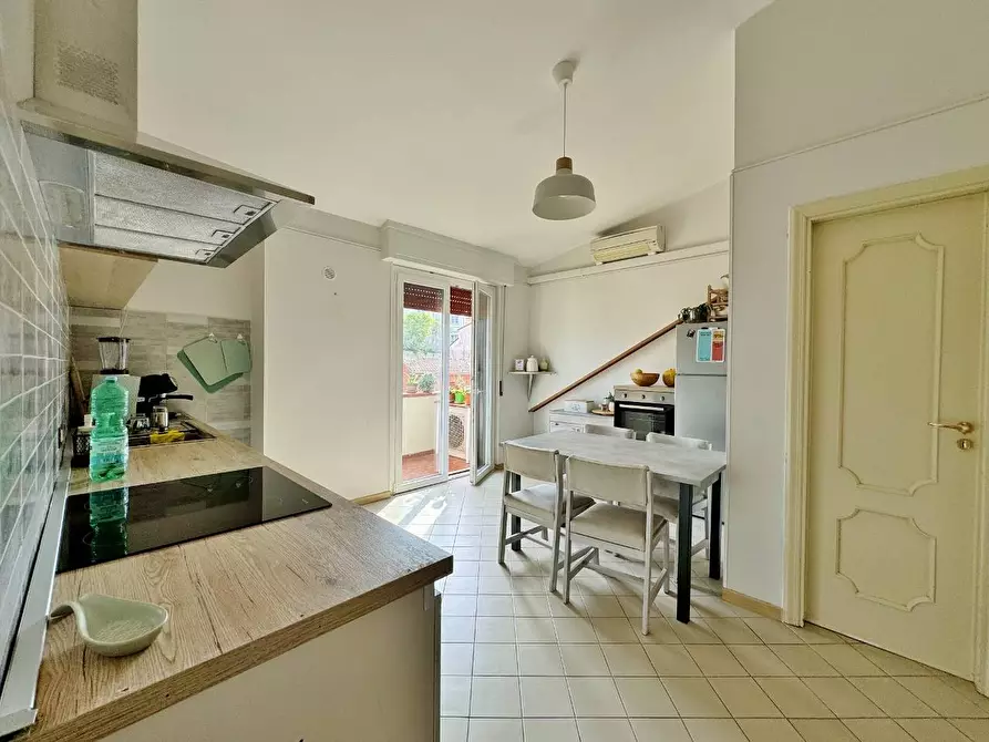 Immagine 8 di Appartamento in vendita  in VIA COLORI a Mirabella Eclano