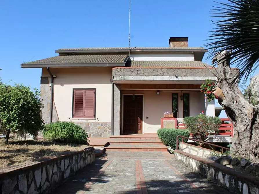 Immagine 1 di Villa in vendita  in via Cefalo Grifi a Torre Le Nocelle