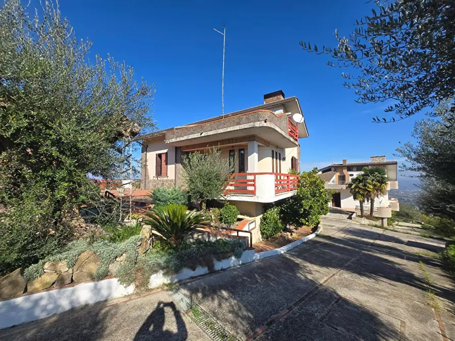 Immagine 2 di Villa in vendita  in via Cefalo Grifi a Torre Le Nocelle