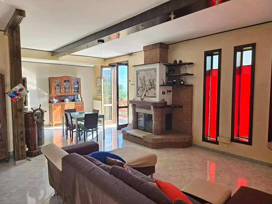 Immagine 9 di Villa in vendita  in via Cefalo Grifi a Torre Le Nocelle