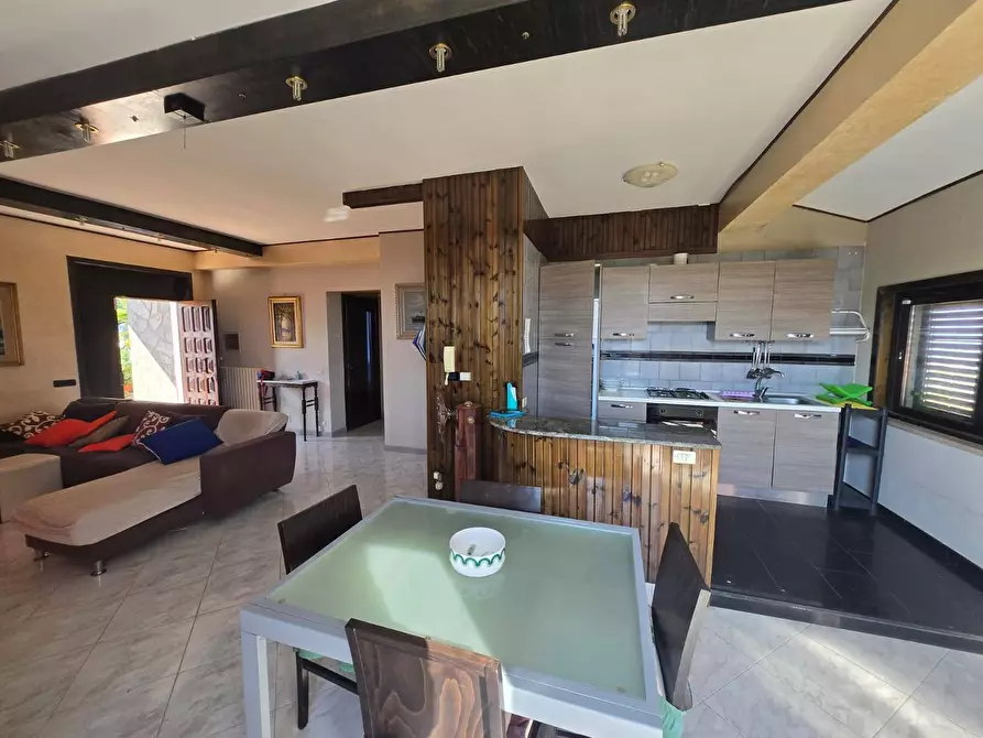 Immagine 10 di Villa in vendita  in via Cefalo Grifi a Torre Le Nocelle