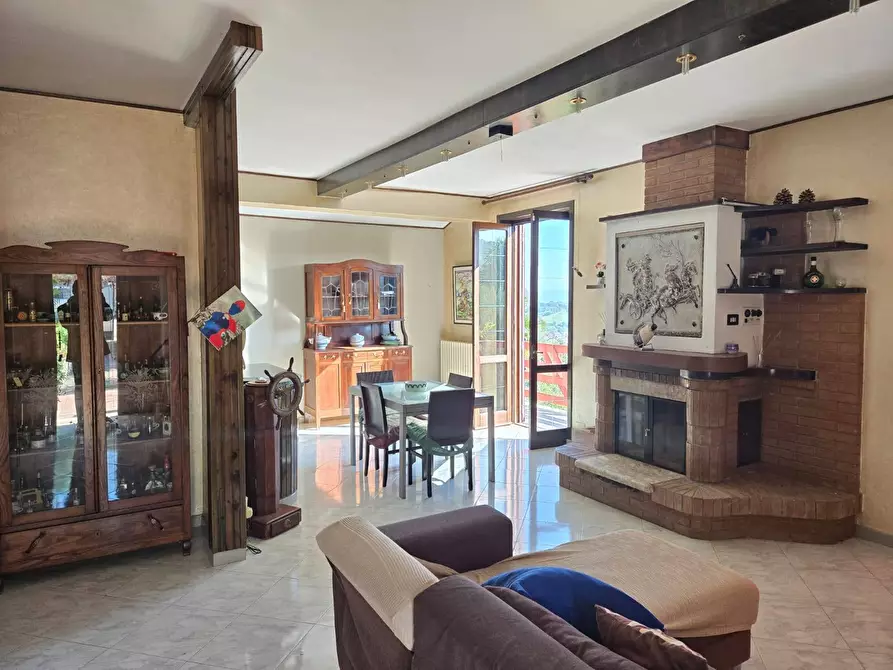 Immagine 17 di Villa in vendita  in via Cefalo Grifi a Torre Le Nocelle