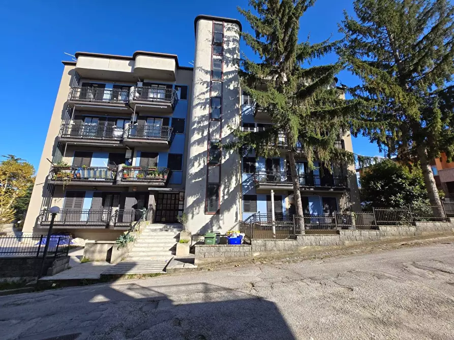 Immagine 23 di Appartamento in vendita  in via Guido D'Orso a Atripalda