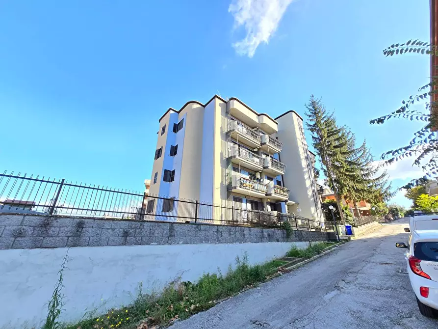 Immagine 24 di Appartamento in vendita  in via Guido D'Orso a Atripalda