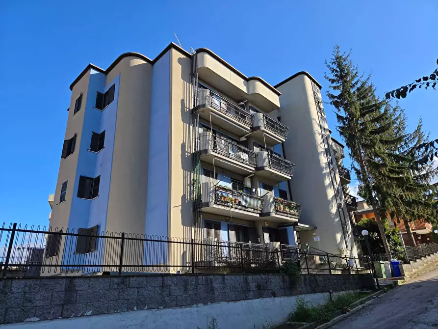 Immagine 25 di Appartamento in vendita  in via Guido D'Orso a Atripalda