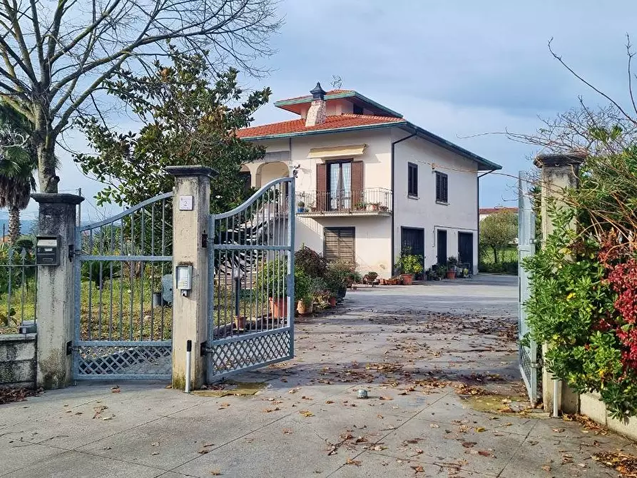 Immagine 1 di Villa in vendita  in VIA SAN PIETRO a Mirabella Eclano