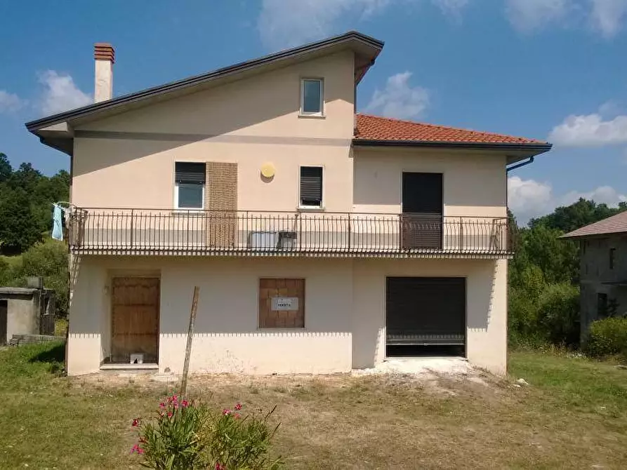 Immagine 1 di Casa indipendente in vendita  in macchia del monte a Montemarano